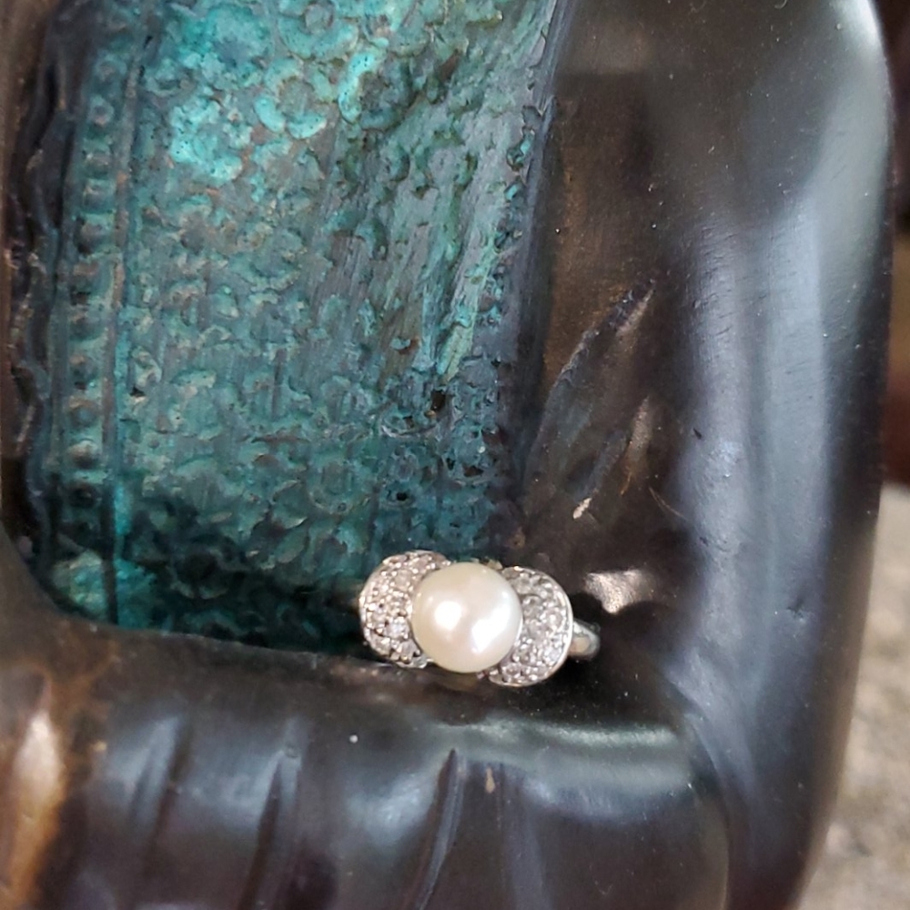 Pearl and diamond solid 14 kt white gold ring